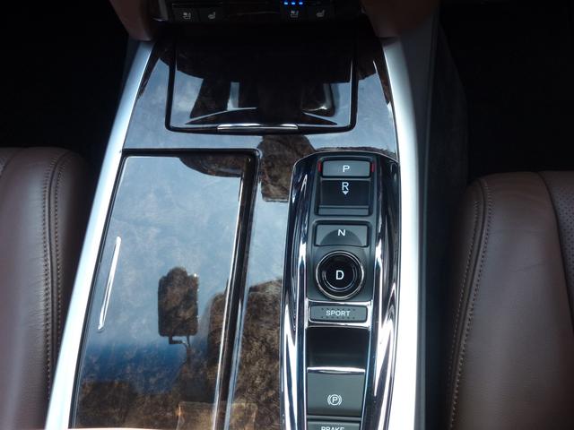 レジェンド ハイブリッドＥＸ　渋滞運転支援機能、パワートランク、メーカー純正ナビフルセグＴＶ、マルチビューカメラ、サイドエアバッグ＋サイドカーテンエアバッグ、ＣＤ／ＤＶＤ、シートヒーター、シートエアコン、本革シート（28枚目）