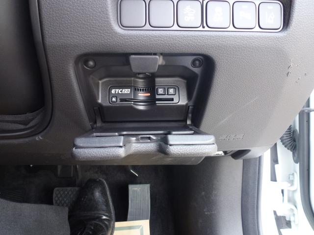 レジェンド ハイブリッドＥＸ　渋滞運転支援機能、パワートランク、メーカー純正ナビフルセグＴＶ、マルチビューカメラ、サイドエアバッグ＋サイドカーテンエアバッグ、ＣＤ／ＤＶＤ、シートヒーター、シートエアコン、本革シート（47枚目）