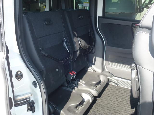 N-BOXカスタム Lターボ 9インチ純正ナビ 両側パワースライドドア リア席シートバックテーブル ETC CD DVD フルセグ アップルカープレイ(22枚目)