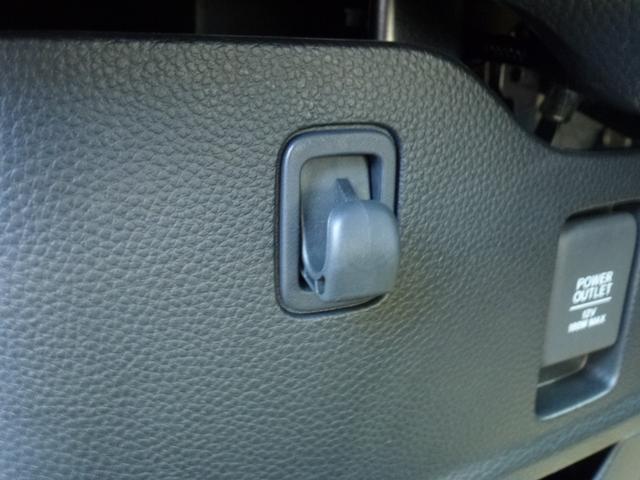 N-BOXカスタム Lターボ 9インチ純正ナビ 両側パワースライドドア リア席シートバックテーブル ETC CD DVD フルセグ アップルカープレイ(40枚目)