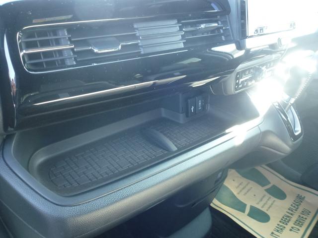 N-BOXカスタム Lターボ 9インチ純正ナビ 両側パワースライドドア リア席シートバックテーブル ETC CD DVD フルセグ アップルカープレイ(41枚目)