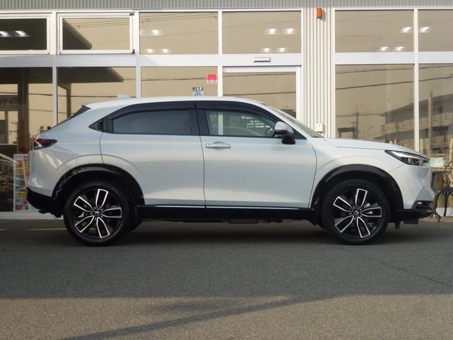 ヴェゼル ｅ：ＨＥＶＺ　ホンダ純正ギャザズナビゲーション９インチナビ，ＣＤ／ＤＶＤ、フルセグＴＶ、Ｍラック、ＵＳＢ、ＢＴＡ、バックカメラ、パーキングセンサー、運転席助手席シートヒーター、パワーデールゲート、ＬＥＤヘッドライト（9枚目）