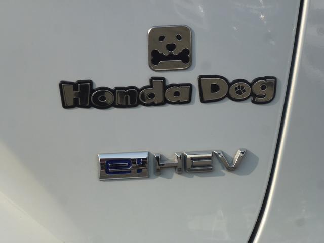 ヴェゼル ｅ：ＨＥＶＺ　ホンダ純正ギャザズナビゲーション９インチナビ，ＣＤ／ＤＶＤ、フルセグＴＶ、Ｍラック、ＵＳＢ、ＢＴＡ、バックカメラ、パーキングセンサー、運転席助手席シートヒーター、パワーデールゲート、ＬＥＤヘッドライト（21枚目）