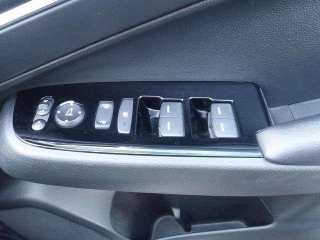 ヴェゼル ｅ：ＨＥＶＺ　ホンダ純正ギャザズナビゲーション９インチナビ，ＣＤ／ＤＶＤ、フルセグＴＶ、Ｍラック、ＵＳＢ、ＢＴＡ、バックカメラ、パーキングセンサー、運転席助手席シートヒーター、パワーデールゲート、ＬＥＤヘッドライト（36枚目）