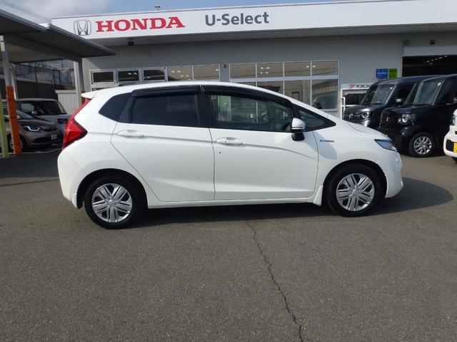 フィットハイブリッド Ｆパッケージ　純正８インチナビ　タイヤ４本新品　バックカメラ　純正フロントドラレコ　オートリトラミラー　ＥＴＣ　フルオートエアコン　禁煙車（9枚目）