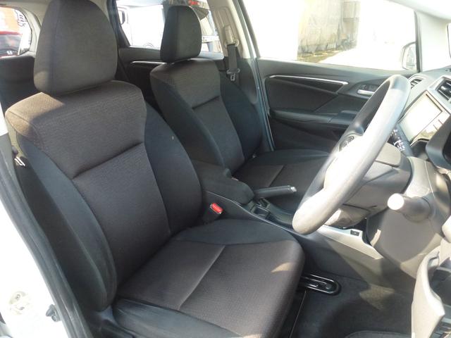 フィットハイブリッド Ｆパッケージ　純正８インチナビ　タイヤ４本新品　バックカメラ　純正フロントドラレコ　オートリトラミラー　ＥＴＣ　フルオートエアコン　禁煙車（18枚目）