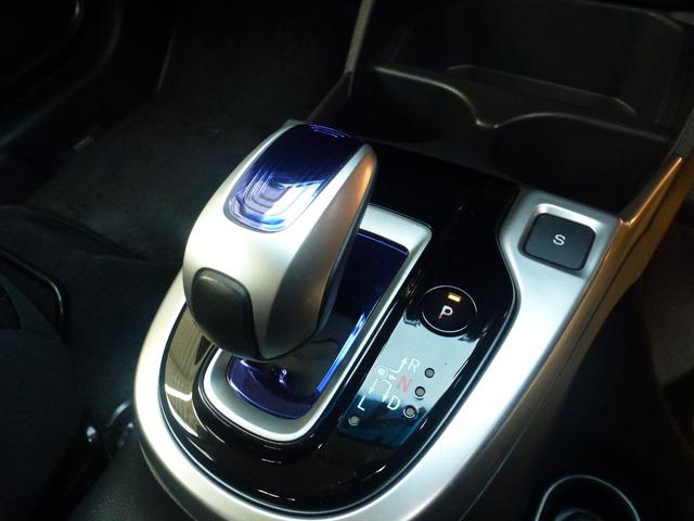 フィットハイブリッド Ｆパッケージ　純正８インチナビ　タイヤ４本新品　バックカメラ　純正フロントドラレコ　オートリトラミラー　ＥＴＣ　フルオートエアコン　禁煙車（32枚目）