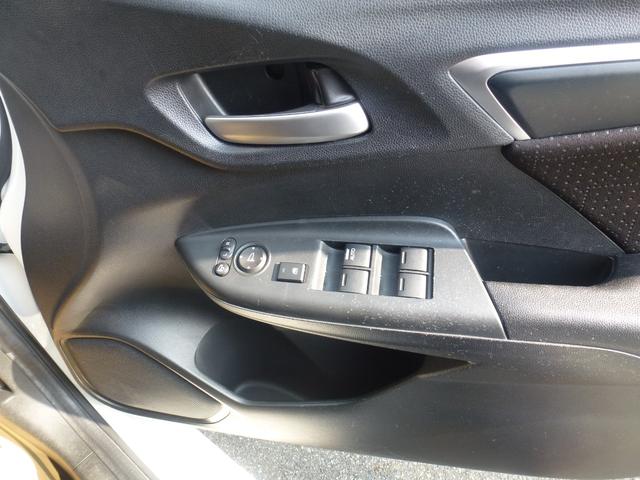 フィットハイブリッド Ｆパッケージ　純正８インチナビ　タイヤ４本新品　バックカメラ　純正フロントドラレコ　オートリトラミラー　ＥＴＣ　フルオートエアコン　禁煙車（34枚目）