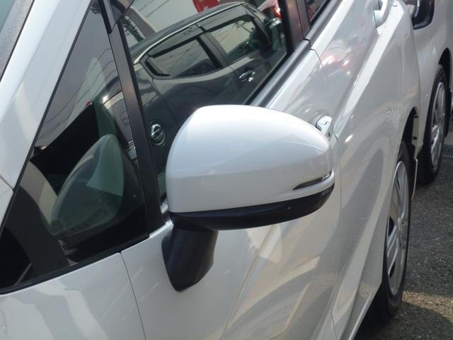 フィットハイブリッド Ｆパッケージ　純正８インチナビ　タイヤ４本新品　バックカメラ　純正フロントドラレコ　オートリトラミラー　ＥＴＣ　フルオートエアコン　禁煙車（39枚目）