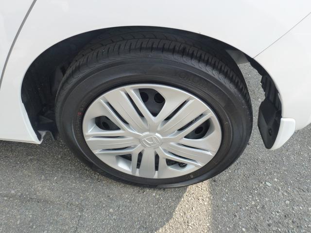 フィットハイブリッド Ｆパッケージ　純正８インチナビ　タイヤ４本新品　バックカメラ　純正フロントドラレコ　オートリトラミラー　ＥＴＣ　フルオートエアコン　禁煙車（45枚目）