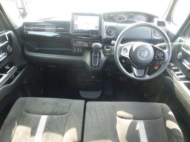 N-BOXカスタム L 純正ドライブレコーダー前後ナビ連動 純正8インチギャザズナビ シートヒーター 両側パワースライドドア DVD リア席シートバックテーブル フルセグ ブレーキホールド(5枚目)