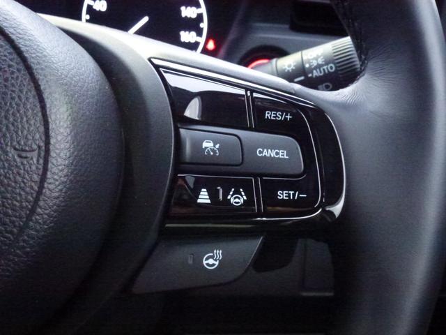 �������H�̉^�]���`�b�b�@�\���g�����ƂőO���ԂƂ̎Ԋԋ��������������A�܂��k�j�r�`�@�\�ŎԐ��������ێ��A�������H�ł̉^�]�X�g���X�̌y���Ɉ�𔃂��܂��B