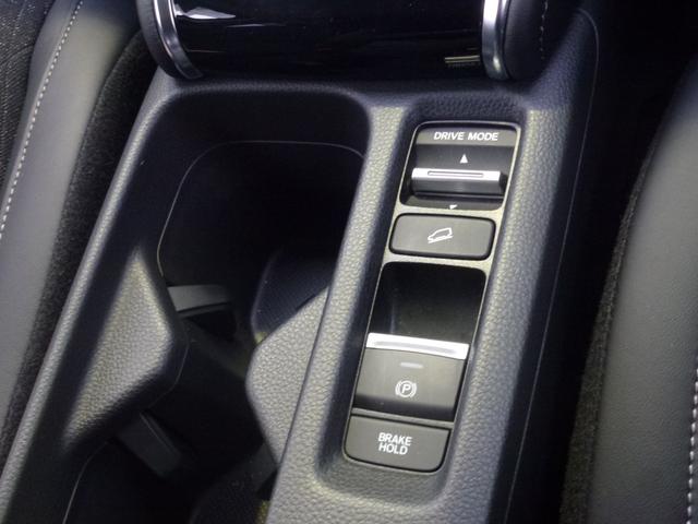 �X�C�b�`�ЂƂA���񂽂񑀍�̓d�q�p�[�L���O�u���[�L�F�X�C�b�`����Ńp�[�L���O�u���[�L���I���^�I�t�ł���d�q����p�[�L���O�u���[�L�B���i���ɃA�N�Z���y�_���𓥂߂΁A�����I�ɉ�������܂��B