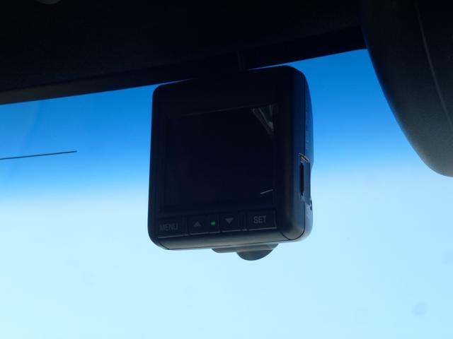 Ｎ－ＢＯＸカスタム Ｇ・Ｌターボホンダセンシング　２トーンカラー　純正７インチギャザズナビ　ドライブレコーダー　両側パワースライドドア　ＤＶＤ　サイドカーテンエアバック　フルセグ　パドルシフト　リア席サンシェード（7枚目）