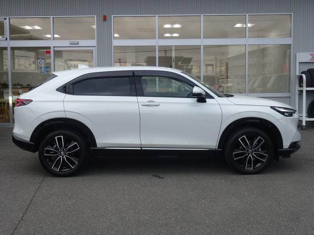 ヴェゼル ｅ：ＨＥＶＺ　全周囲カメラ　ワイヤレス充電器　純正ドラレコ３カメラ　サイドカーテンエアバックブレーキホールド　ＵＳＢ　ステアリングヒーター　パワーテールゲート（12枚目）