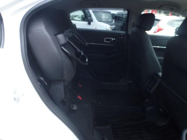 ヴェゼル ｅ：ＨＥＶＺ　全周囲カメラ　ワイヤレス充電器　純正ドラレコ３カメラ　サイドカーテンエアバックブレーキホールド　ＵＳＢ　ステアリングヒーター　パワーテールゲート（31枚目）