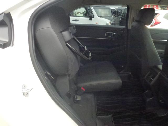 ヴェゼル ｅ：ＨＥＶＺ　全周囲カメラ　ワイヤレス充電器　純正ドラレコ３カメラ　サイドカーテンエアバックブレーキホールド　ＵＳＢ　ステアリングヒーター　パワーテールゲート（32枚目）