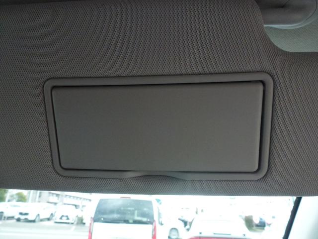 ヴェゼル ｅ：ＨＥＶＺ　全周囲カメラ　ワイヤレス充電器　純正ドラレコ３カメラ　サイドカーテンエアバックブレーキホールド　ＵＳＢ　ステアリングヒーター　パワーテールゲート（39枚目）