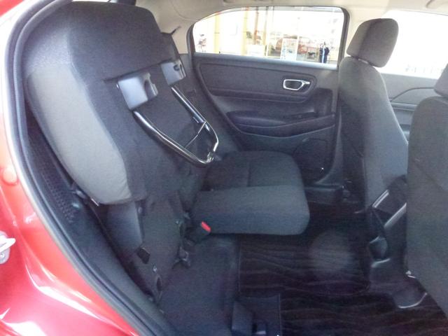 ヴェゼル ｅ：ＨＥＶＸ　純正９インチギャザズナビ　ワイヤレス充電器　サイドカーテンエアバック　電子パーキングブレーキ　パーキングセンサー　Ｂｌｕｅｔｏｏｔｈａｕｄｉｏ　ＥＴＣ２．０（19枚目）