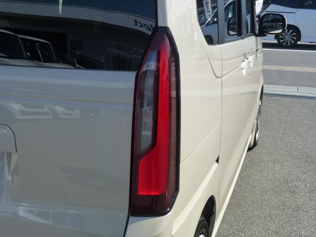 Ｎ－ＢＯＸ ファッションスタイル　純正ドラレコ前後ナビ連動　純正８インチギャザズナビ　ＵＳＢ　サイドカーテンエアバック　シートヒーター　電子パーキングブレーキ　リア席シートバックテーブル（52枚目）