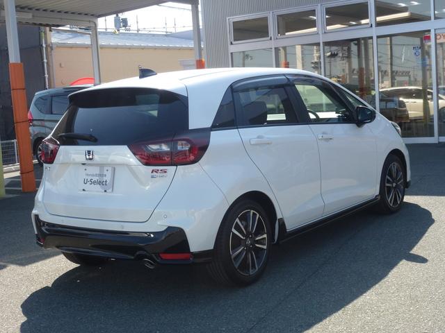 フィット ｅ：ＨＥＶＲＳ　純正ドラレコ前後ナビ連動　純正９インチギャザズナビ　サイドカーテンエアバック　パーキングセンサー　ＵＳＢ　電子パーキングブレーキ　パドルシフト　ＤＶＤ　バックカメラ（13枚目）