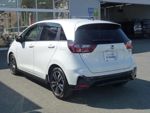 フィット ｅ：ＨＥＶＲＳ　純正ドラレコ前後ナビ連動　純正９インチギャザズナビ　サイドカーテンエアバック　パーキングセンサー　ＵＳＢ　電子パーキングブレーキ　パドルシフト　ＤＶＤ　バックカメラ（15枚目）