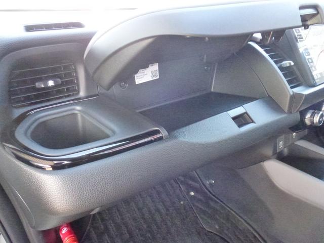 フィット ｅ：ＨＥＶＲＳ　純正ドラレコ前後ナビ連動　純正９インチギャザズナビ　サイドカーテンエアバック　パーキングセンサー　ＵＳＢ　電子パーキングブレーキ　パドルシフト　ＤＶＤ　バックカメラ（41枚目）