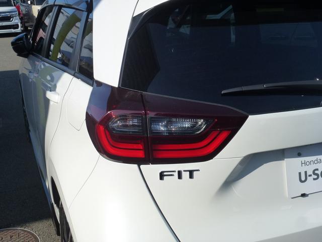 フィット ｅ：ＨＥＶＲＳ　純正ドラレコ前後ナビ連動　純正９インチギャザズナビ　サイドカーテンエアバック　パーキングセンサー　ＵＳＢ　電子パーキングブレーキ　パドルシフト　ＤＶＤ　バックカメラ（49枚目）
