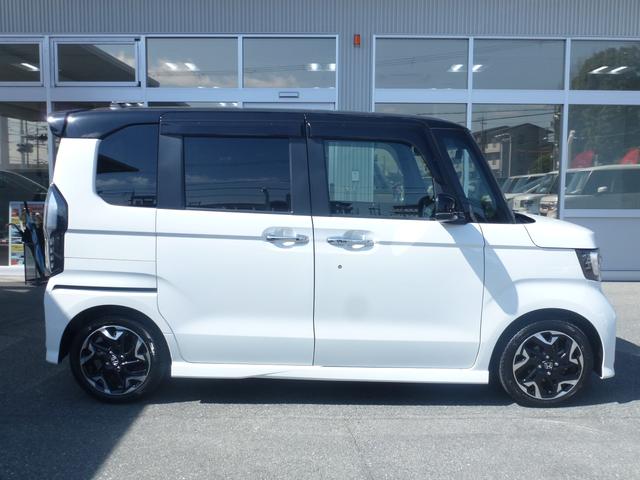 Ｎ－ＢＯＸカスタム Ｇ・Ｌターボホンダセンシング　２トーンカラースタイル　バーバパパフロアマット　パドルシフト　サイドカーテンエアバック　両側パワースライドドア　純正９インチギャザズナビ　リア席サンシェード　ＵＳＢ（10枚目）