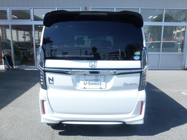 Ｎ－ＢＯＸカスタム Ｇ・Ｌターボホンダセンシング　２トーンカラースタイル　バーバパパフロアマット　パドルシフト　サイドカーテンエアバック　両側パワースライドドア　純正９インチギャザズナビ　リア席サンシェード　ＵＳＢ（12枚目）