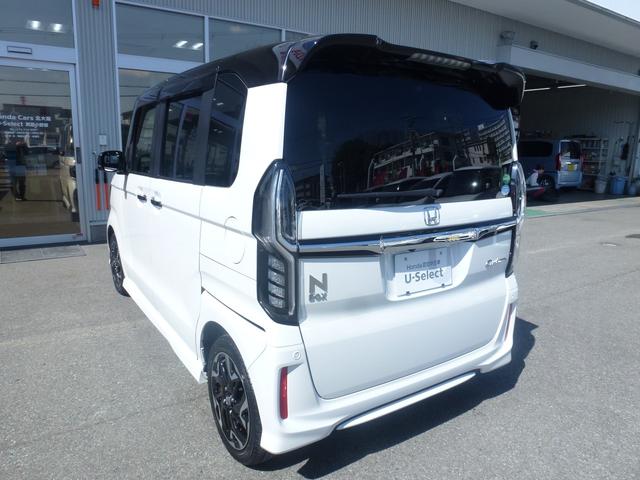 Ｎ－ＢＯＸカスタム Ｇ・Ｌターボホンダセンシング　２トーンカラースタイル　バーバパパフロアマット　パドルシフト　サイドカーテンエアバック　両側パワースライドドア　純正９インチギャザズナビ　リア席サンシェード　ＵＳＢ（13枚目）
