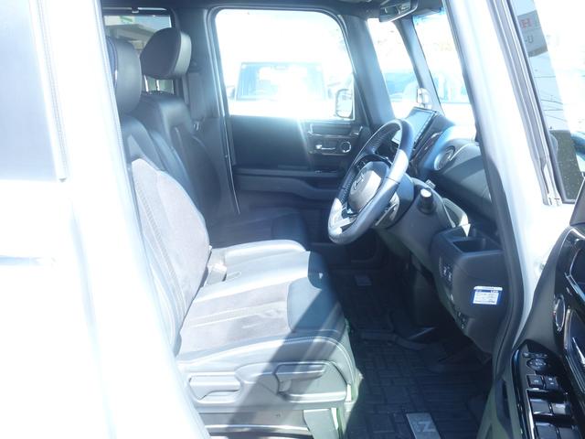 Ｎ－ＢＯＸカスタム Ｇ・Ｌターボホンダセンシング　２トーンカラースタイル　バーバパパフロアマット　パドルシフト　サイドカーテンエアバック　両側パワースライドドア　純正９インチギャザズナビ　リア席サンシェード　ＵＳＢ（15枚目）