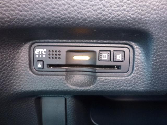 Ｎ－ＢＯＸカスタム Ｇ・Ｌターボホンダセンシング　２トーンカラースタイル　バーバパパフロアマット　パドルシフト　サイドカーテンエアバック　両側パワースライドドア　純正９インチギャザズナビ　リア席サンシェード　ＵＳＢ（20枚目）