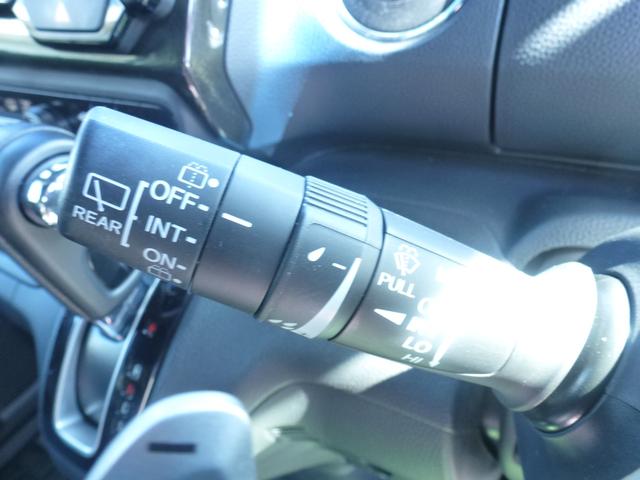 Ｎ－ＢＯＸカスタム Ｇ・Ｌターボホンダセンシング　２トーンカラースタイル　バーバパパフロアマット　パドルシフト　サイドカーテンエアバック　両側パワースライドドア　純正９インチギャザズナビ　リア席サンシェード　ＵＳＢ（30枚目）