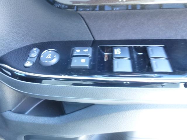 Ｎ－ＢＯＸカスタム Ｇ・Ｌターボホンダセンシング　２トーンカラースタイル　バーバパパフロアマット　パドルシフト　サイドカーテンエアバック　両側パワースライドドア　純正９インチギャザズナビ　リア席サンシェード　ＵＳＢ（35枚目）