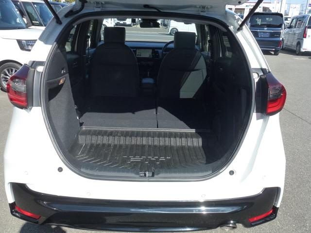 フィット ｅ：ＨＥＶＲＳ　純正ドラレコ前後　純正ナビ　ＥＴＣ２．０　バックカメラ　ＬＥＤヘッドライト　サイドカーテンエアバック　フルオートエアコン　電子パーキングブレーキ　禁煙車（20枚目）