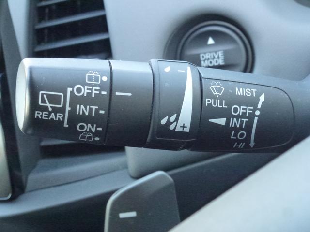 フィット ｅ：ＨＥＶＲＳ　純正ドラレコ前後　純正ナビ　ＥＴＣ２．０　バックカメラ　ＬＥＤヘッドライト　サイドカーテンエアバック　フルオートエアコン　電子パーキングブレーキ　禁煙車（31枚目）