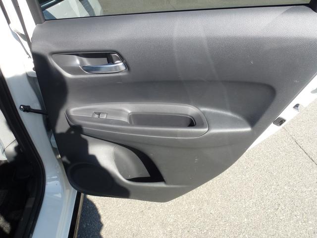 フィット ｅ：ＨＥＶＲＳ　純正ドラレコ前後　純正ナビ　ＥＴＣ２．０　バックカメラ　ＬＥＤヘッドライト　サイドカーテンエアバック　フルオートエアコン　電子パーキングブレーキ　禁煙車（42枚目）