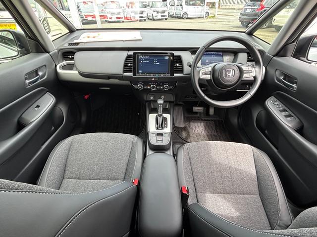 ホーム　弊社元試乗車　純正８インチナビ　純正ドラレコ前後　ＬＥＤヘッドライト　サイドカーテンエアバック　ＥＴＣ　Ｂｌｕｅｔｏｏｔｈａｕｄｉｏ　フルセグ　踏み間違い防止　デモカーＵＰ　Ｐセンサー　ＢＴオーディオ（画像7）