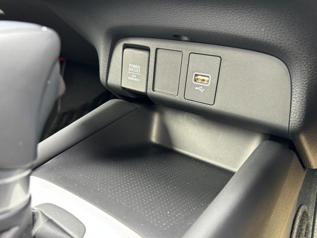 ホーム　弊社元試乗車　純正８インチナビ　純正ドラレコ前後　ＬＥＤヘッドライト　サイドカーテンエアバック　ＥＴＣ　Ｂｌｕｅｔｏｏｔｈａｕｄｉｏ　フルセグ　踏み間違い防止　デモカーＵＰ　Ｐセンサー　ＢＴオーディオ（画像35）