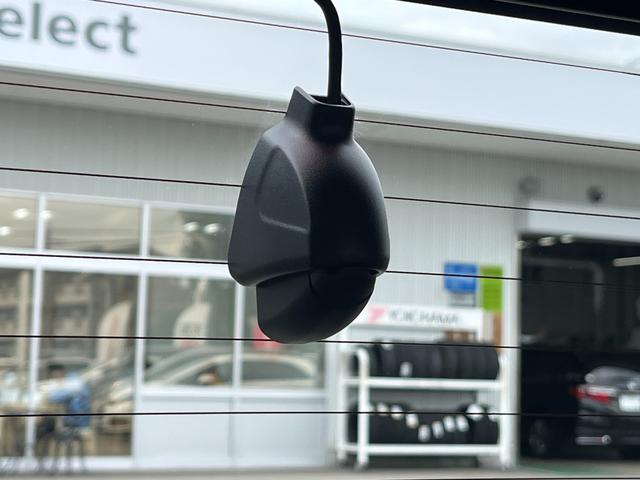 ハイブリッド・Ｇ　純正９インチナビ　ＣＤ　ＤＶＤ　フルセグ　Ｍｒａｃｋ　ＢＴＡ　ＵＳＢ　ドラレコ前後単体ナビ連動型　シートヒーター　バックカメラ　両側パワースライドドア　ＥＴＣ　Ｂカメラ　電動格納ミラー　ＡＣＣ　禁煙（画像6）
