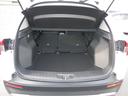 フル乗車時でも十分な荷室です。