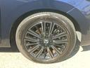 車体にマッチしたデザインのホイールが足元を引き締め、スタイリッシュな印象を演出します。