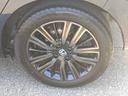 車体にマッチしたデザインのホイールが足元を引き締め、スタイリッシュな印象を演出します。