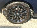 車体にマッチしたデザインのホイールが足元を引き締め、スタイリッシュな印象を演出します。