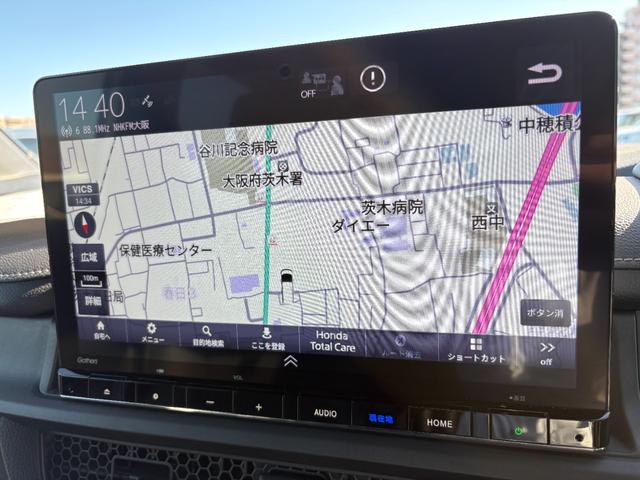 ステップワゴン ｅ：ＨＥＶスパーダ　純正１１．４インチナビ　ＣＤ　ＤＶＤ　ＲＡＤＩＯ　フルセグ　Ｂｌｕｅｔｏｏｔｈ　バックカメラ　マルチビューカメラ　シートヒーター　フルオートエアコン　リアクーラー　パワーテールゲート（2枚目）
