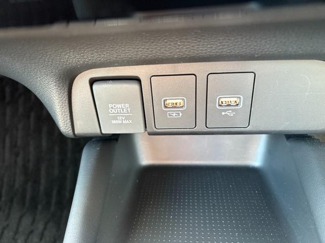 フィット ｅ：ＨＥＶホーム　純正ホンダコネクトナビ　Ｂｌｕｅｔｏｏｔｈ　ラジオ　フルセグ　バックカメラ　フルオートエアコン　ＡＣＣ　フロアマット　ＥＴＣ（21枚目）