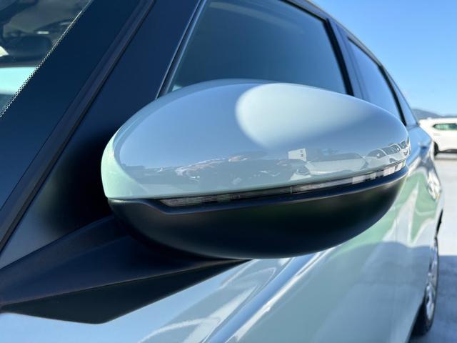 フィット ｅ：ＨＥＶホーム　純正ホンダコネクトナビ　Ｂｌｕｅｔｏｏｔｈ　ラジオ　フルセグ　バックカメラ　フルオートエアコン　ＡＣＣ　フロアマット　ＥＴＣ（42枚目）