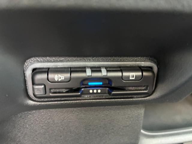 Ｎ－ＢＯＸカスタム ターボ　純正ナビ　純正ドラレコ　ＥＴＣ　ＡＭ　ＦＭ　ＴＶ　Ｂｌｕｅｔｏｏｔｈ　両側電動パワースライドドア　後席サンシェード　シートバックテーブル　シートヒーター（3枚目）