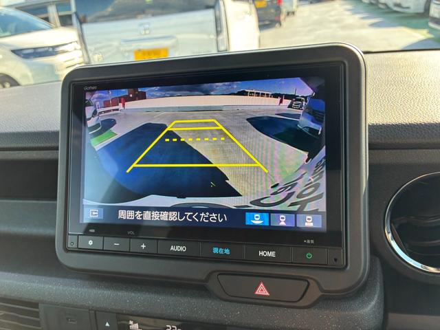 バック駐車が苦手な方や、初めてのお車で不安な方でも後方をナビ画面に映してくれるので、ラクラク停められます。